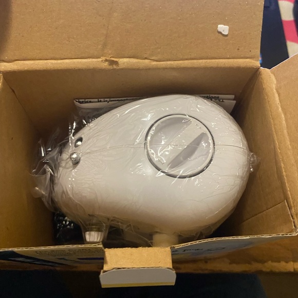 Mini Sewing Machine - Picture 3 of 3